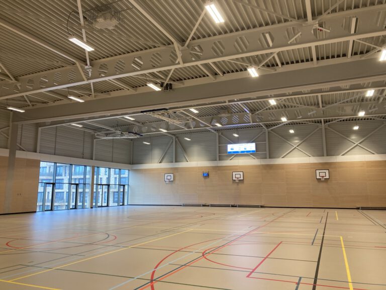Sport- en schoolgebouw